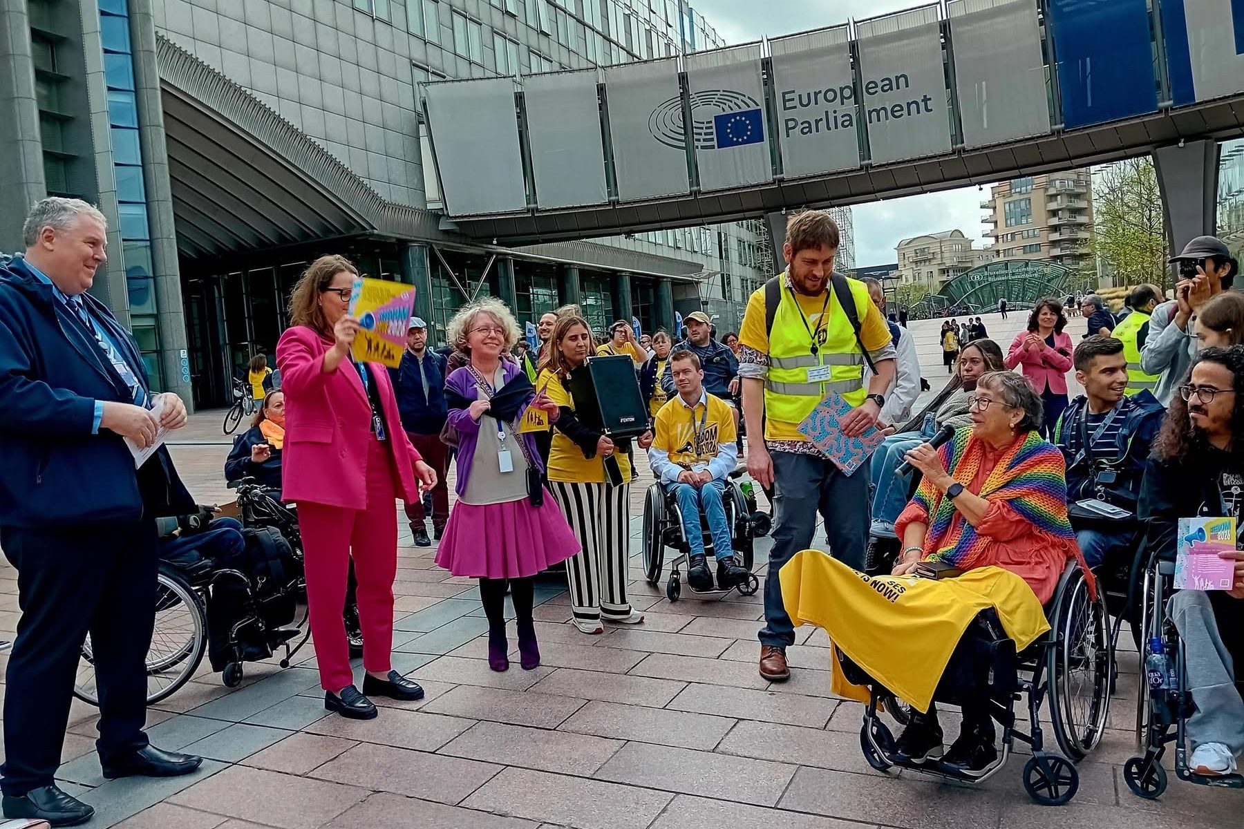 Freedom Drive-deltagare utanför Europaparlamentet