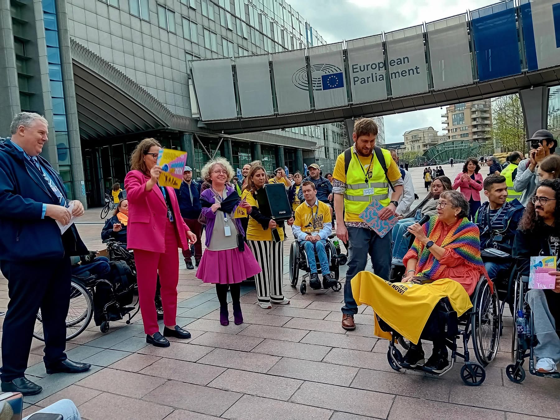 Freedom Drive-deltagare utanför Europaparlamentet