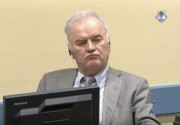 Ratko Mladić i rättssalen vid Jugoslavientribunalen. Arkivbild publicerad av ICTY 2017.